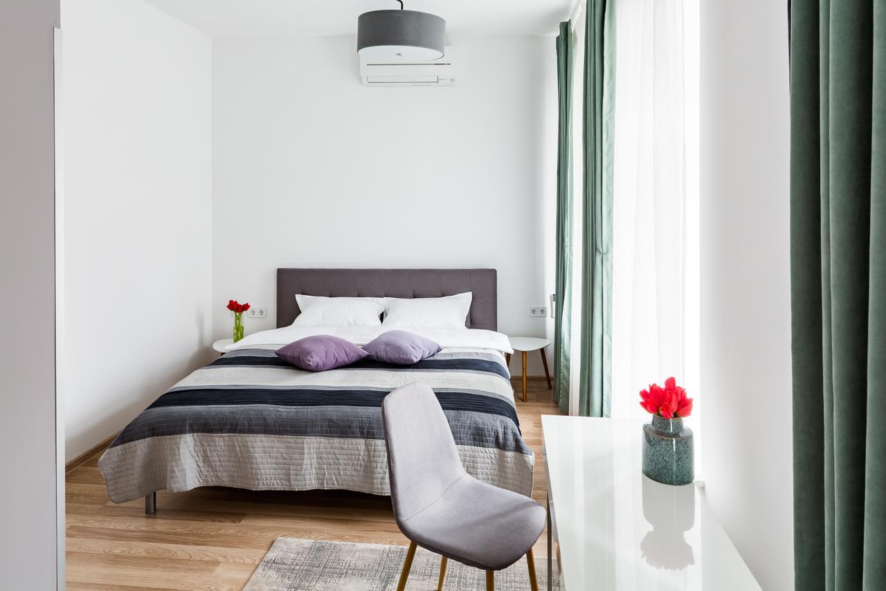 Apart Hotel Code 10 Львов Экстерьер фото